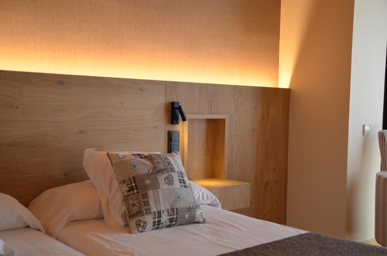 Hotel La Morera Valencia D'Aneu Luaran gambar