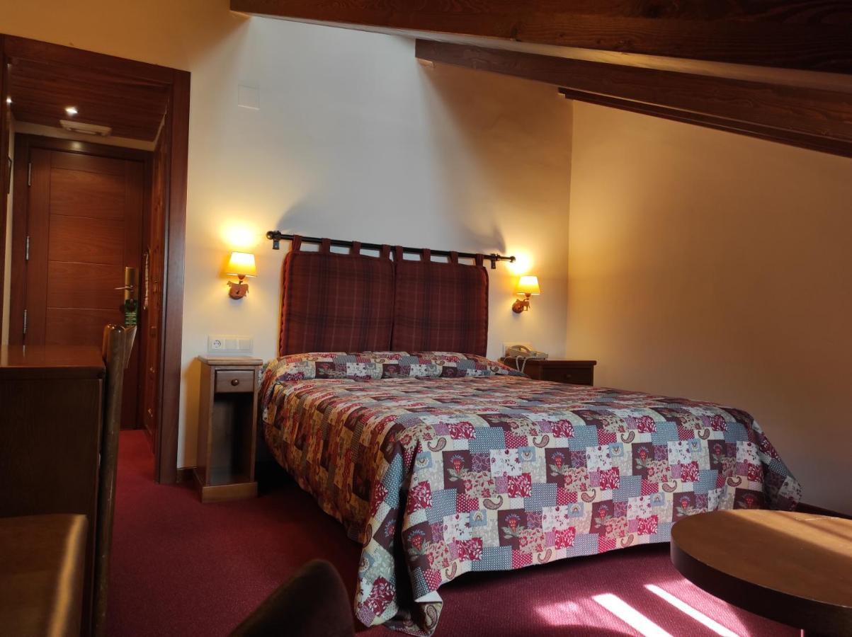 Hotel La Morera Valencia D'Aneu Luaran gambar