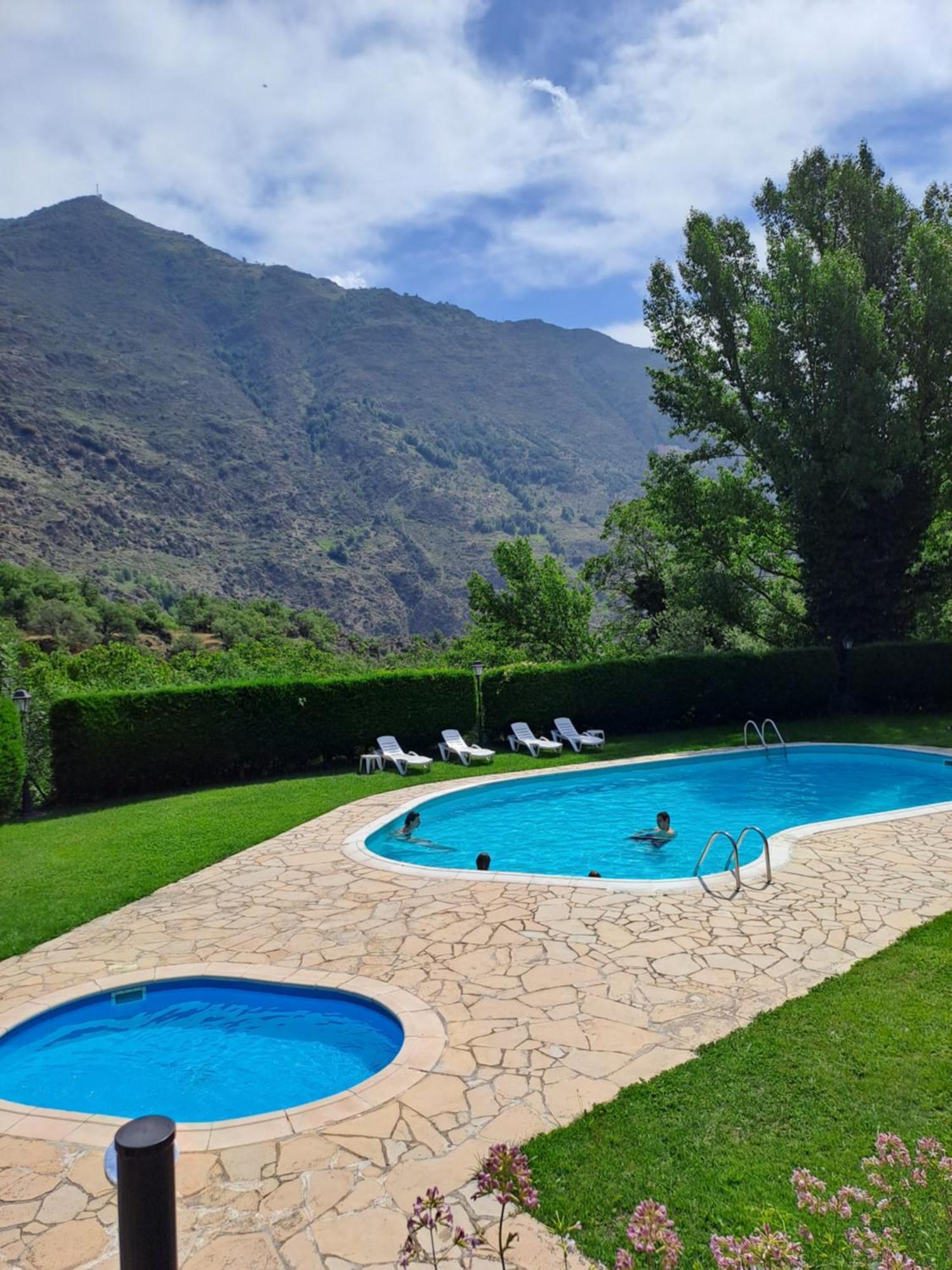 Hotel La Morera Valencia D'Aneu Luaran gambar