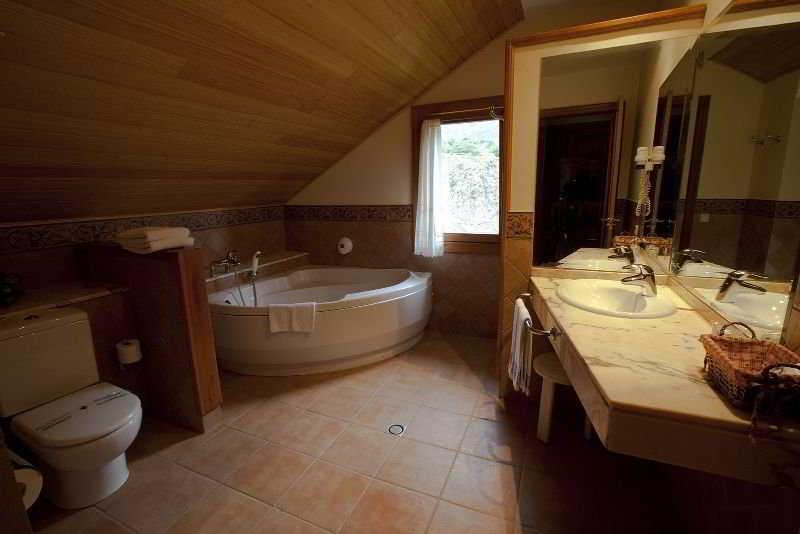 Hotel La Morera Valencia D'Aneu Luaran gambar