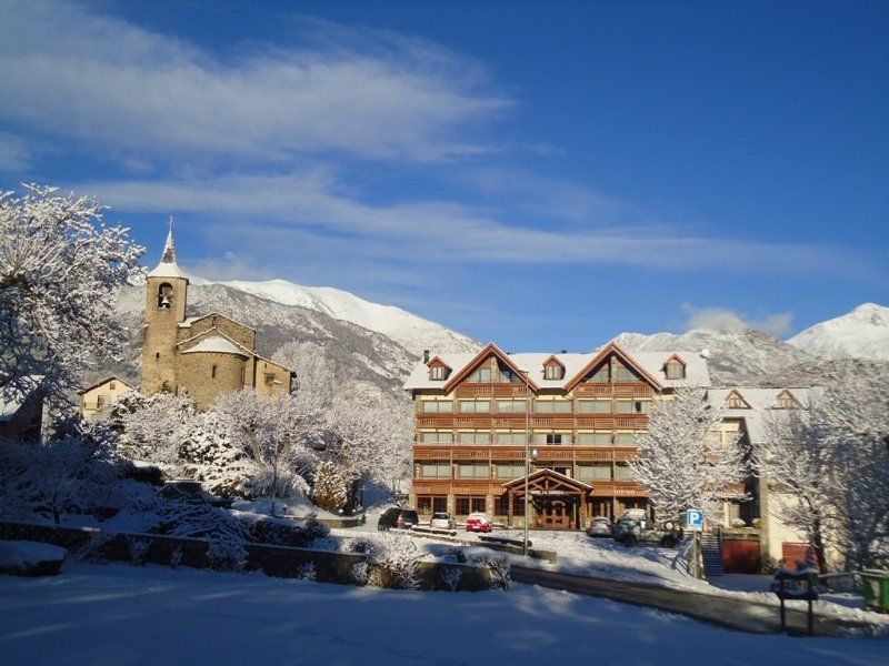 Hotel La Morera Valencia D'Aneu Luaran gambar