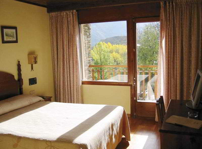 Hotel La Morera Valencia D'Aneu Luaran gambar