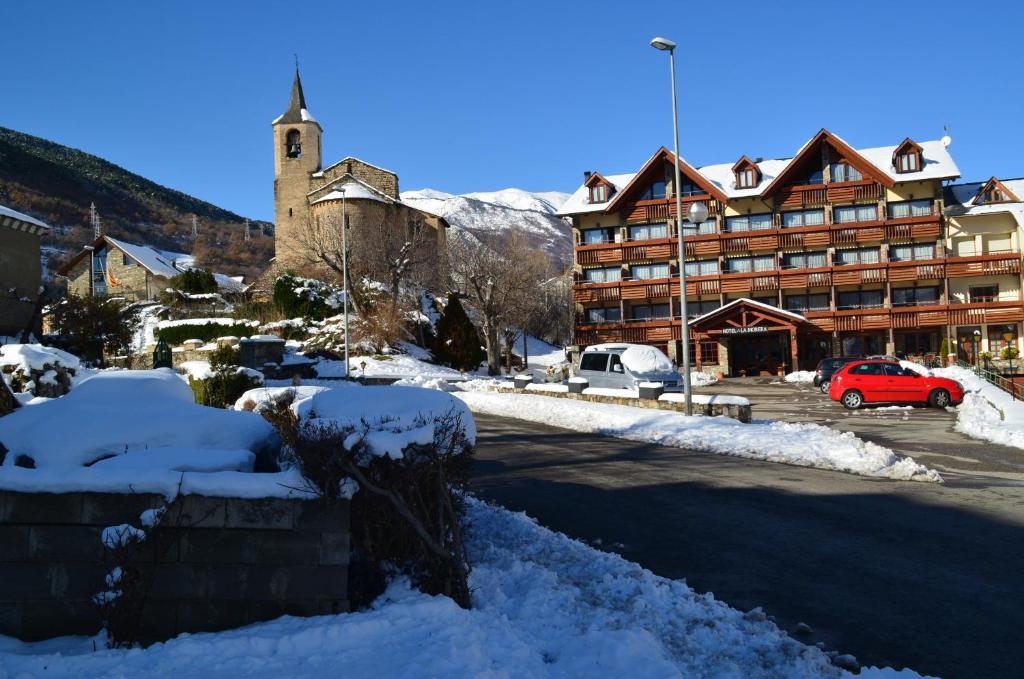 Hotel La Morera Valencia D'Aneu Luaran gambar